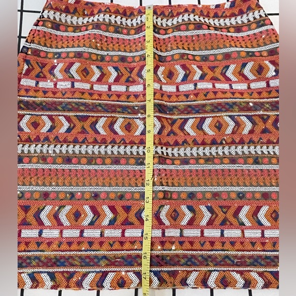 Colorful sequin skirt by Banana Republic. - Picture 4 of 7